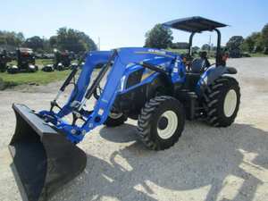 Tracteur agricole d'occasion Holland 4x4 à transmission par engrenages avec moteur et pompe de boîte de vitesses - Product Image 3