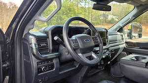 Ford F-350 Super Duty Lariat 2024 d'occasion en excellent état - Product Image 4