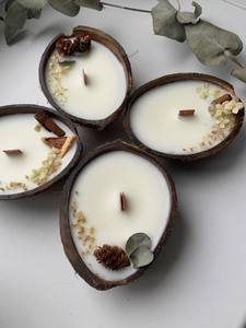 2025 meilleures bougies de coquille de noix de coco faites à la main brillantes et écologiques pour la décoration de vacances de Noël et les idées de cadeaux - Product Image 2