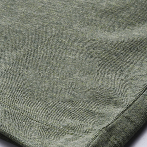 Camisetas para hombre hechas de materiales reciclados que ofrecen una opción sostenible con ajuste moderno y funcionalidad para el día a día - Product Image 5