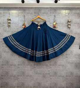 Traje Tradicional Femenino para Festividades, Chaniya Choli Color Granate, Algodón Khadi Pesado con Estampado a Mano, Absorbente de Humedad, Alta Calidad, Laxmi - Product Image 2