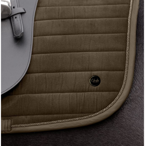 Tapis de selle de dressage en polaire douce le plus vendu avec cordon, respirant, emballage personnalisé, forte demande pour les besoins d'équitation - Product Image 2