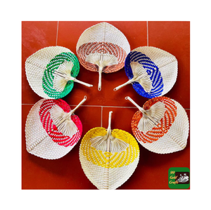 Abanicos plegables hechos a mano de Vietnam, mango de madera de bambú con decoración de hoja de palma, accesorios de verano, regalos de invitados de boda, favores - Product Image 3