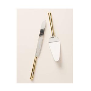 Ensemble de couteaux à gâteau en métal gravés personnalisés pour les mariés comme beau cadeau souvenir pour leur journée spéciale - Product Image 3