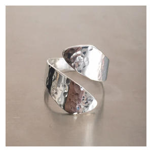 แหวนทองเหลืองแนววินเทจเรืองแสงได้2025เพิ่มประกายแวววาวให้กับคอลเลกชันเครื่องประดับของคุณที่สวยงามเหนือกาลเวลา - Product Image 2