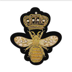 Badges brodés faits main de luxe, écussons personnalisés - Tissu écologique (toile) pour vêtements, chapeaux, gants |   Classique personnalisé - Product Image 2