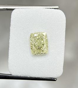 Fantaisie Jaune Verdâtre Clair 2.130 Carat Coussin Coupe Naturel GIA Certifié Diamants Naturels En Vrac De L'Inde Pour La Fabrication De Bijoux - Product Image 1