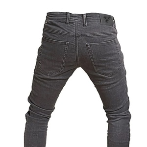 Conçues pour les motards sur route, ces pantalons de moto en textile incluent une résistance à l'abrasion et une protection CE niveau 1. - Product Image 4