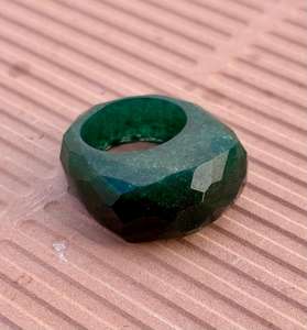 Bague de déclaration à facettes en pierre précieuse Aventurine verte naturelle Belle Aventurine sculptée à la main Bijoux en pierres précieuses - Product Image 3