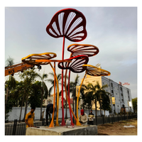 Sculpture verticale moderne personnalisée en acier inoxydable résistant aux intempéries Conception écologique pour un usage résidentiel public Techniques de revêtement