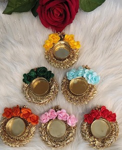 Portavelas Indio Hecho a Mano, Portavelas Floral, Decoración de Templo, Portavelas Decorativo para Diwali, Navratri, Diáspora - Product Image 3