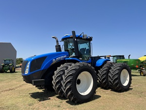 Tractor Agrícola New Holland de 80hp 4WD Usado en Buen Estado, Disponible con Accesorios en Venta - Product Image 5