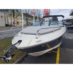 Bateau Sea Ray Sun Sport 250 Europe Premium avec moteurs 350/250 CV et dimensions de 7,89 x 2,59 m pour le marché européen - Product Image 1