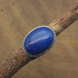 Bague bohème artisanale en argent Sterling 925 avec pierres précieuses, énorme lapis-lazuli naturel, fil torsadé, coupe ovale pour mariage - Product Image 5