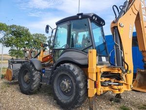 Chargeuse-pelleteuse Case 695ST, équipement de construction compact et robuste, moteur diesel d'origine d'occasion de haute qualité - Product Image 4