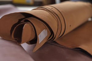 100% Eco-Friendly Vegetable Tanned Leather Material Variety Color Customizable Tumbled Leather for Shoes and Belts <b>Tan</b> Veg - Product Image 5