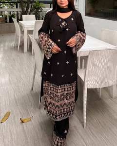 El set Kurta-Plazzo recién lanzado mejora la belleza de tu armario con este elegante Salwar Kameez - Product Image 1