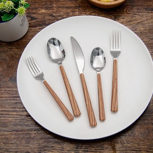 Ensemble de couverts de qualité supérieure pour la table |   Couverts durables pour un usage quotidien - Product Image 1