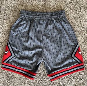 Pantalones Cortos de Baloncesto Americanos de Malla para Hombre, Precio de Fábrica, 100% Poliéster, Logotipo Personalizado, Sublimación Impresa - Product Image 6