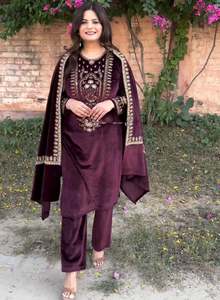 BRODERIE FANTAISIE SEQUENCE TRAVAIL HAUT BAS AVEC DUPATTA VIN - Product Image 6