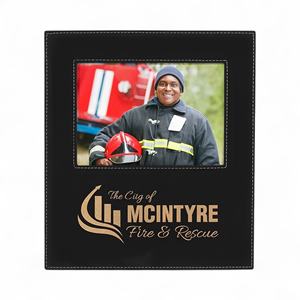 Cadres photo en similicuir PU de haute qualité Cadres photo de cadeau de mariage personnalisés au laser Fabricant de gros - Product Image 1