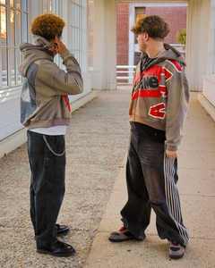 Sweat à capuche court imprimé brodé personnalisé Boxy 450gsm Heavyweight Distressed Acid Wash Sweat à capuche doublé en satin avec fermeture éclair pour hommes - Product Image 5