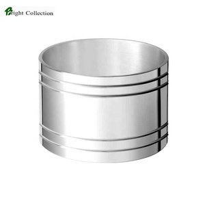 Anneau de serviette en fer en vrac, anneau de serviette en spirale noir fait à la main ondulé conception incurvée vaisselle anneau de serviette noir - Product Image 3