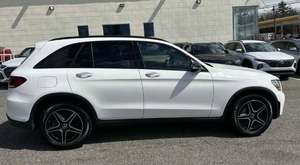 NUEVO ORIGINAL 2021 Medes GLC 300 SUV 4MATIC - Product Image 3
