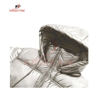 Blouson d'Hiver Respirant En Gros, Nouveau Design, Capuche Fourrée Zippée, Blouson Court et Blouson Matelassé pour Femmes