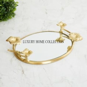Lujosa bandeja de espejo de vidrio de metal en tono dorado con asas elegantes de patrón en relieve Vintage para decoración de mesa de café o tocador - Product Image 5