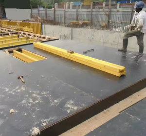 Contreplaqué filmé brun/noir pour la construction en extérieur, réutilisable 10 fois, fournisseur vietnamien, 8x4, 12-15-18 mm, E0 mélamine - Product Image 6