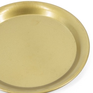 Plateau de service rond décoratif en laiton antique fait main, finition dorée, pour la décoration de table de luxe à la maison, à l'hôtel ou au restaurant, ou comme présentoir à bijoux - Product Image 3