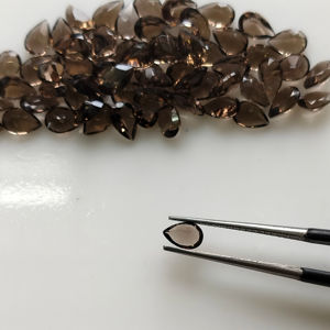 ควอตซ์สโมคกี้ธรรมชาติ 6x4 มม. ทรงลูกแพร์ คุณภาพดีที่สุด สำหรับทำเครื่องประดับ - Product Image 3