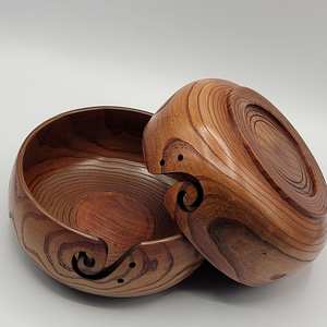 Bol à fil en bois fait main écologique pour le crochet |   Support de fil à tricoter durable avec fente lisse, simple et portable - Product Image 6