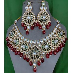 Conjunto de Collar y Aretes Clásicos de Moissanita Chapados en Oro de Calidad Premium Étnica para Bodas, Compromisos y Fiestas - Product Image 1