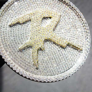 Pendentif et breloque personnalisés en moissanite avec initiale 3D, en argent 925 plaqué rhodium/or/or rose, style hip-hop unisexe - Product Image 2