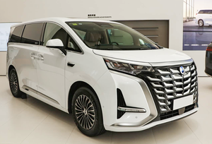 Denza D-9 2025 DM-i 2WD Híbrido, Monovolumen de 7 Plazas, Neumáticos R18, Interior Oscuro, Caja de Cambios Manual/Automática, Motor Turbo, Tracción Delantera/Total, Nuevo - Product Image 3