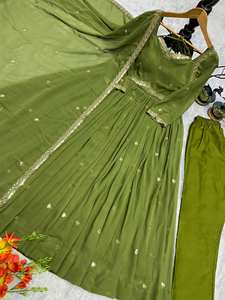 Conjunto de Vestido Anarkali Bordado Listo para Bodas - Product Image 2