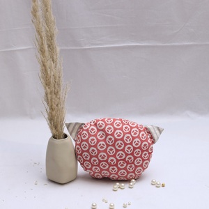 Cojín de Algodón Orgánico Hecho a Mano, Totalmente Relleno, Ecológico, con Tela Estampada a Mano, Diseño Confortable y Moderno para Dormir o Acampar - Product Image 2
