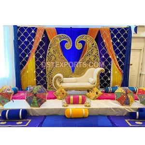 Deslumbrante boda Sangeet Night Stage Decoración Impresionante Aspecto vibrante Sangeet Night Stage Glitzy Wedding Mehndi Night Stage Set - Product Image 1