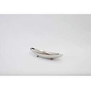 Assiette de service en métal personnalisée en laiton AK en nickel fini avec support de base pour les articles d'hôtel et les ustensiles de cuisine - Product Image 3