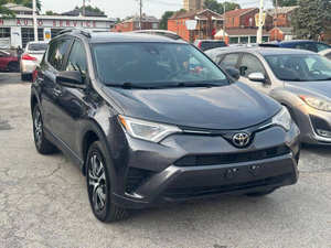 Voiture d'occasion de qualité abordable, Toyota RAV4 LE 2017, conduite à gauche - Product Image 3