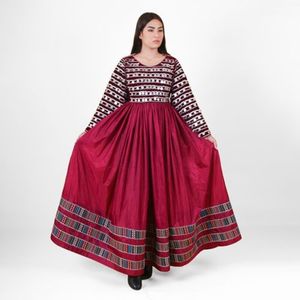 Mujeres de alta calidad Peso pesado Tallas grandes Color rojo con decoración de monedas con MOQ bajo Lo mejor para bodas y fiestas - Product Image 5