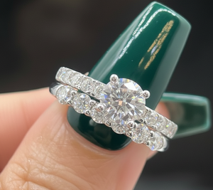 Ensemble de bagues de mariage de luxe en moissanite pour femme, VVS 1 carat, couleur D, argent sterling 925, sertissage à griffes, certifié IGI, bande éternelle - Product Image 1