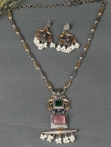 Conjunto de Collar y Aretes de Plata Oxidada con Piedra Monalisa, Joyería Tribal Boho Hecha a Mano, Regalo para Ella - Product Image 3