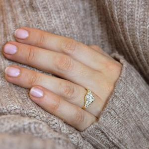 Bague en diamant ovale cultivée en laboratoire IGI Bague de mariage et de fiançailles en or 14 carats ou bague en diamant artisanale - Product Image 3