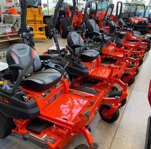 รถตัดหญ้าสองทาง Kubota รถเปิดรถตัดหญ้ามือสอง
