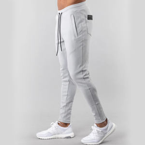 Pantalones de chándal informales para hombre con decoración bordada Último diseño Servicios OEM para ropa de hombre Precio bajo y buen material - Product Image 3