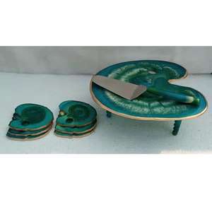 Plato de pastel con juego de posavasos Resina hecha con borde dorado Cuchillo de pastel Juego de herramientas Plato de pastel de resina hecho a mano - Product Image 1