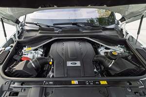 2022 P530 SV LWB, Motor V8 Turboalimentado de 523 hp, Tracción en las Cuatro Ruedas, Equipamiento de Alta Gama, Sin Modificaciones - Product Image 6